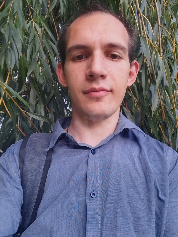 Alex25044403882