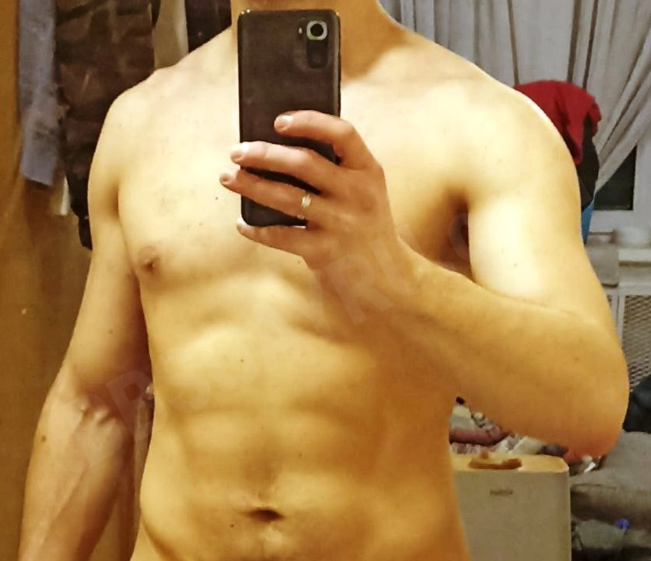 Bottom884596457